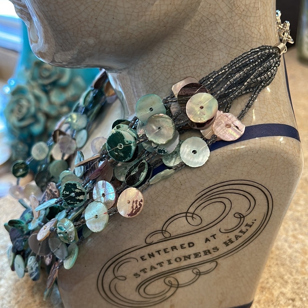 Beaded necklace - Picture 4 of 4